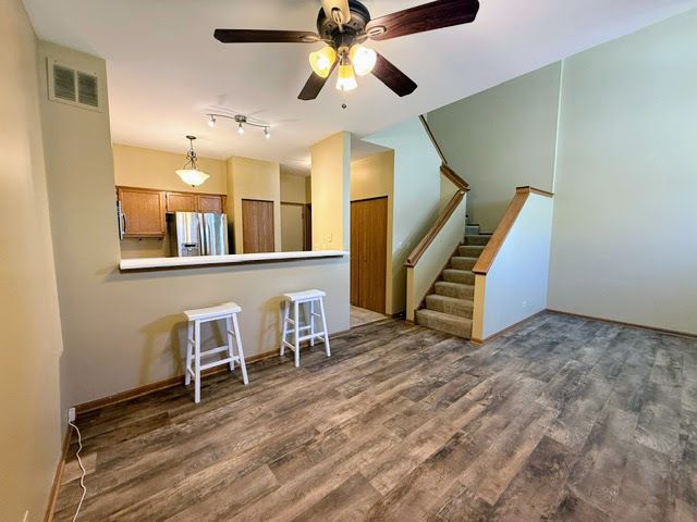 5 Dewalt Court, Elmhurst, IL 60126