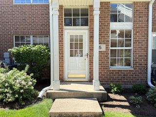 5 Dewalt Court, Elmhurst, IL 60126