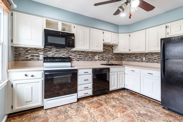 5922 SURRATTS VILLAGE DR, Clinton, MD 20735