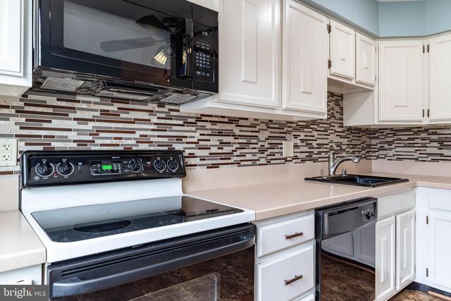 5922 SURRATTS VILLAGE DR, Clinton, MD 20735