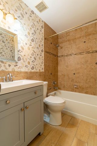 5922 SURRATTS VILLAGE DR, Clinton, MD 20735