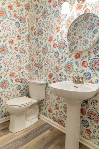 5922 SURRATTS VILLAGE DR, Clinton, MD 20735