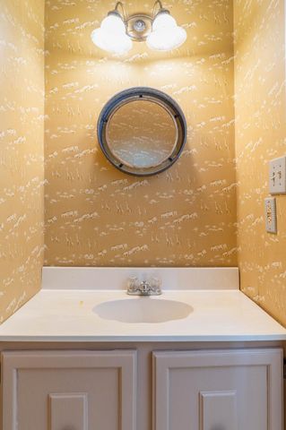 5922 SURRATTS VILLAGE DR, Clinton, MD 20735
