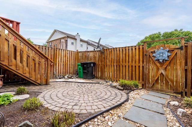 5922 SURRATTS VILLAGE DR, Clinton, MD 20735