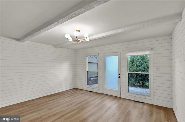 7 CLUB LN, Reading, PA 19607