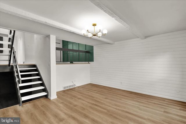 7 CLUB LN, Reading, PA 19607