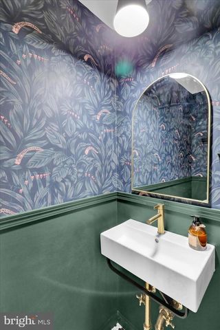 7 CLUB LN, Reading, PA 19607