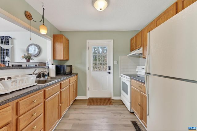 443 MEADOW VIEW LN, Fort Valley, VA 22652