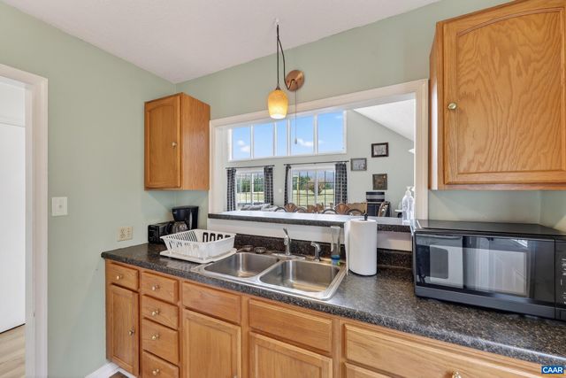 443 MEADOW VIEW LN, Fort Valley, VA 22652