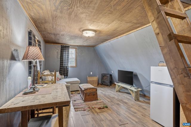 443 MEADOW VIEW LN, Fort Valley, VA 22652