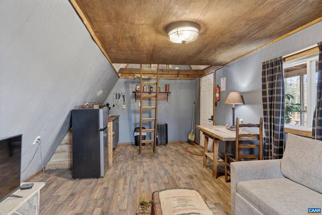 443 MEADOW VIEW LN, Fort Valley, VA 22652