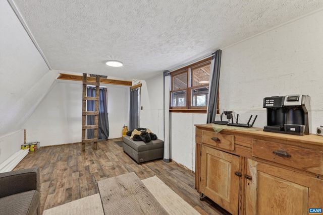 443 MEADOW VIEW LN, Fort Valley, VA 22652