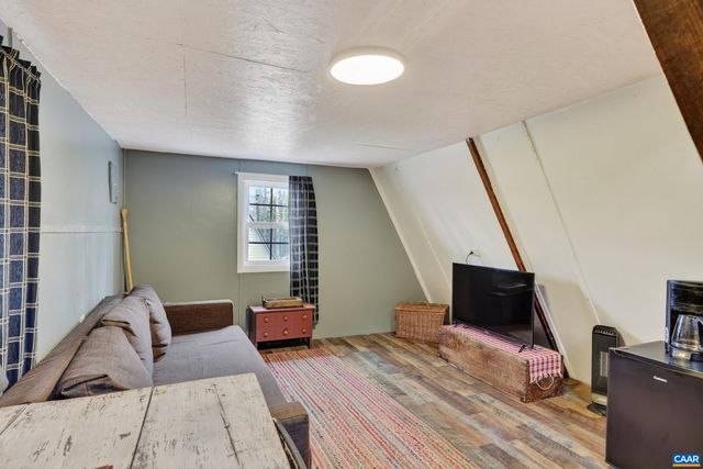 443 MEADOW VIEW LN, Fort Valley, VA 22652