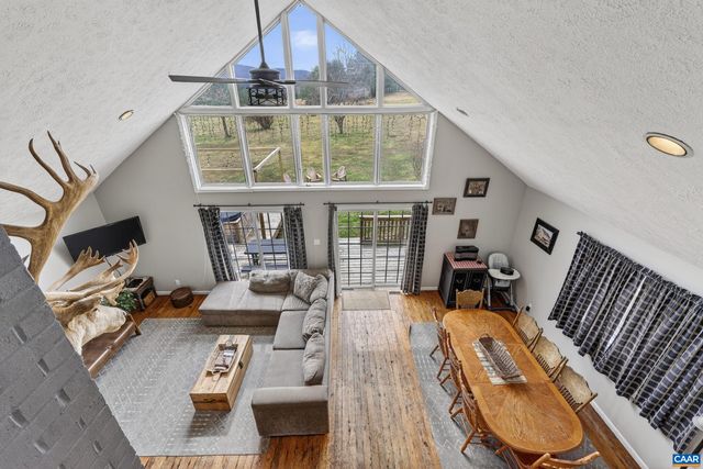 443 MEADOW VIEW LN, Fort Valley, VA 22652