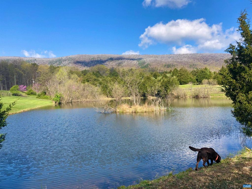 443 MEADOW VIEW LN, Fort Valley, VA 22652