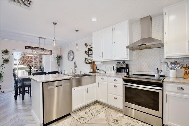 2115 HEATHWOOD CIRCLE, Orlando, FL 32828