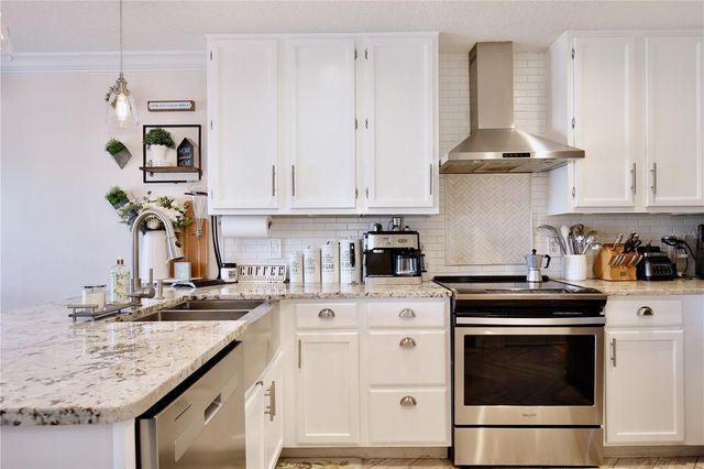 2115 HEATHWOOD CIRCLE, Orlando, FL 32828