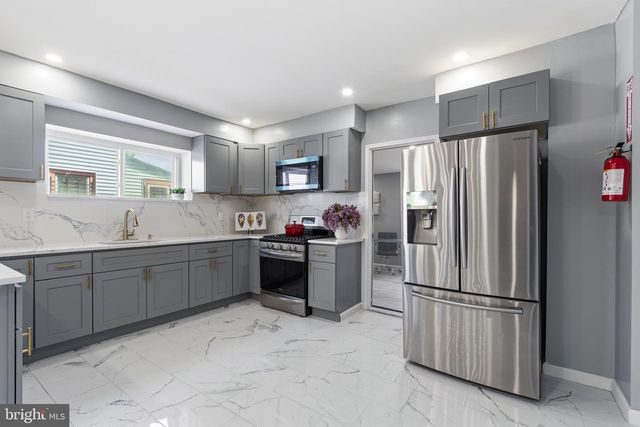 118 S 32ND ST, Camden, NJ 08105