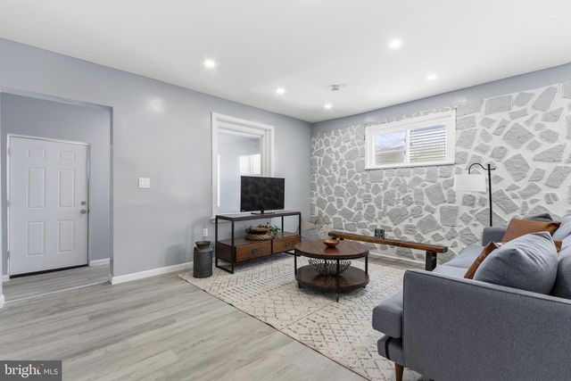 118 S 32ND ST, Camden, NJ 08105