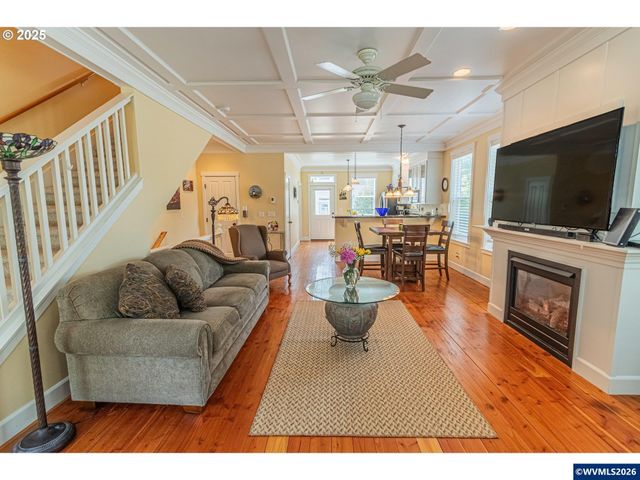 319 Kinnikinnick Wy, Depoe Bay, OR 97341