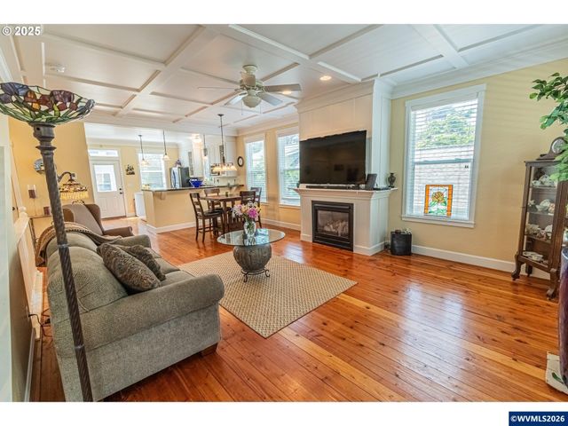 319 Kinnikinnick Wy, Depoe Bay, OR 97341