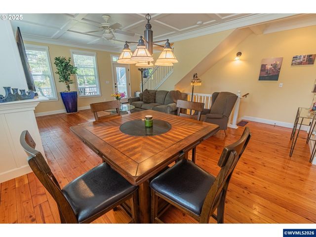 319 Kinnikinnick Wy, Depoe Bay, OR 97341