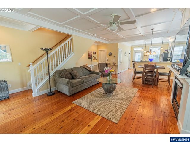 319 Kinnikinnick Wy, Depoe Bay, OR 97341