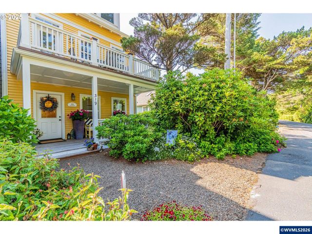 319 Kinnikinnick Wy, Depoe Bay, OR 97341