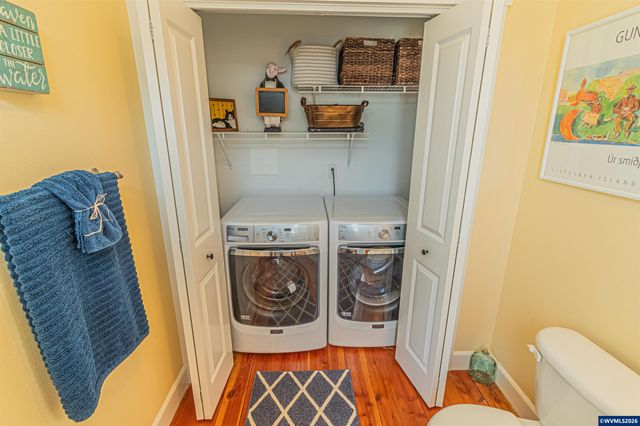 319 Kinnikinnick Wy, Depoe Bay, OR 97341