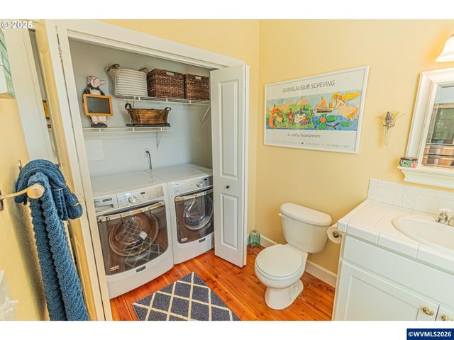 319 Kinnikinnick Wy, Depoe Bay, OR 97341