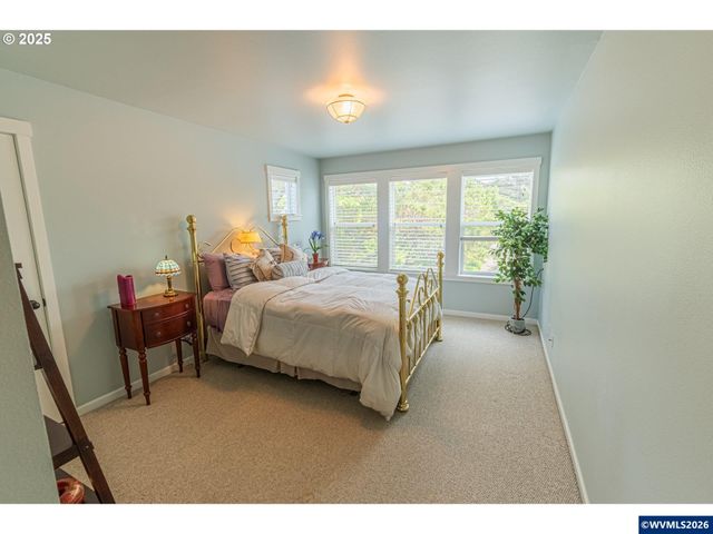 319 Kinnikinnick Wy, Depoe Bay, OR 97341