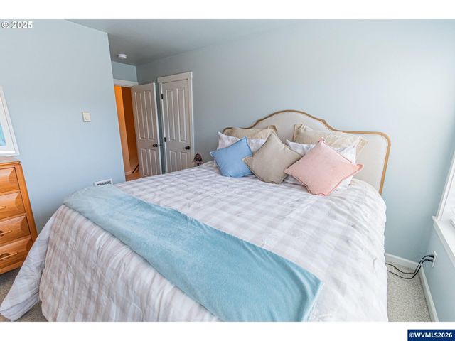 319 Kinnikinnick Wy, Depoe Bay, OR 97341