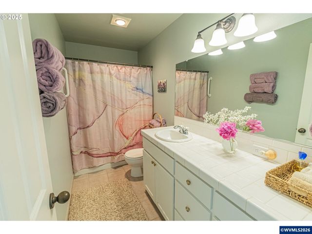 319 Kinnikinnick Wy, Depoe Bay, OR 97341