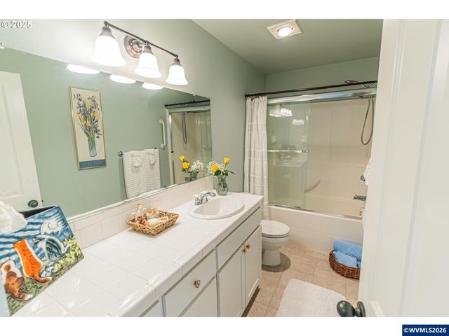 319 Kinnikinnick Wy, Depoe Bay, OR 97341