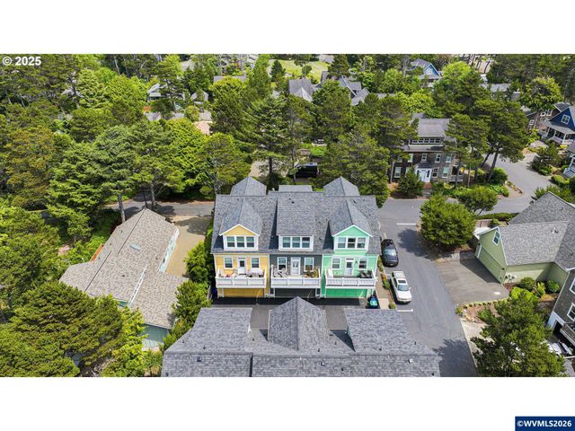 319 Kinnikinnick Wy, Depoe Bay, OR 97341