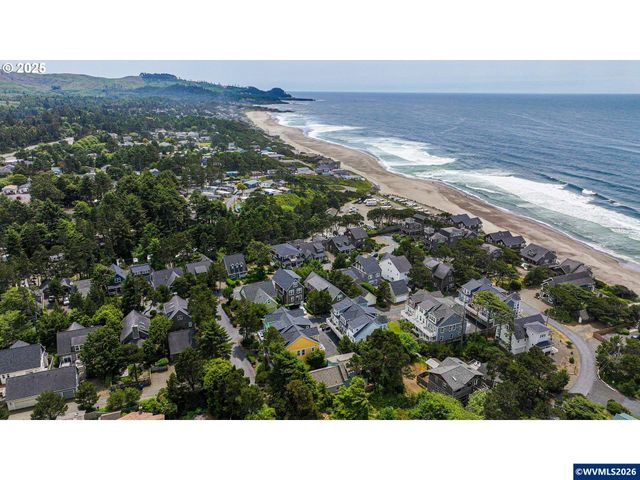 319 Kinnikinnick Wy, Depoe Bay, OR 97341