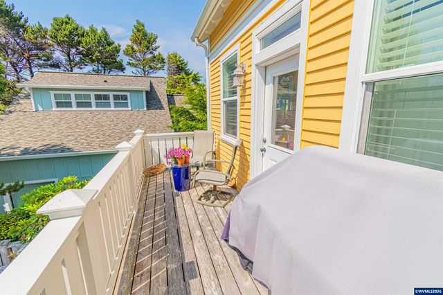 319 Kinnikinnick Wy, Depoe Bay, OR 97341