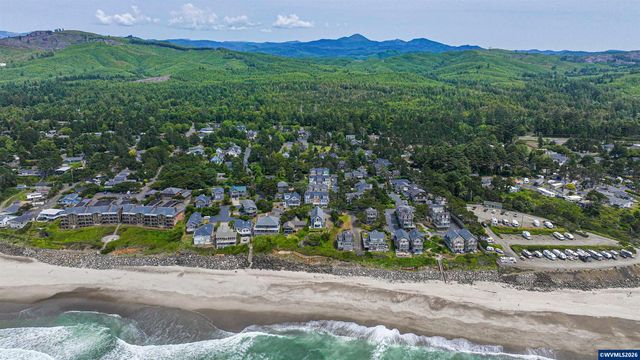 319 Kinnikinnick Wy, Depoe Bay, OR 97341