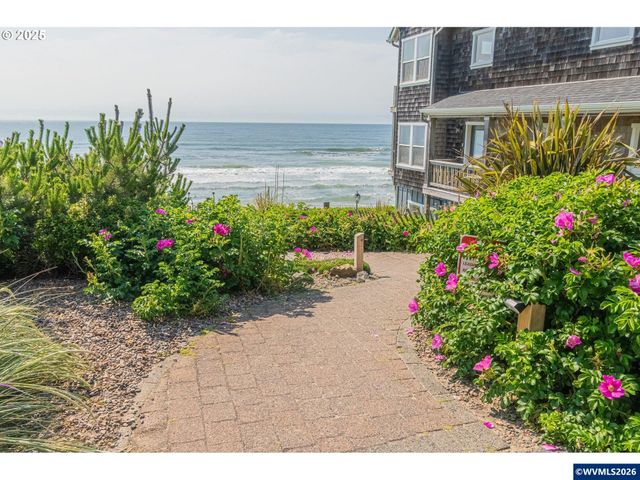 319 Kinnikinnick Wy, Depoe Bay, OR 97341