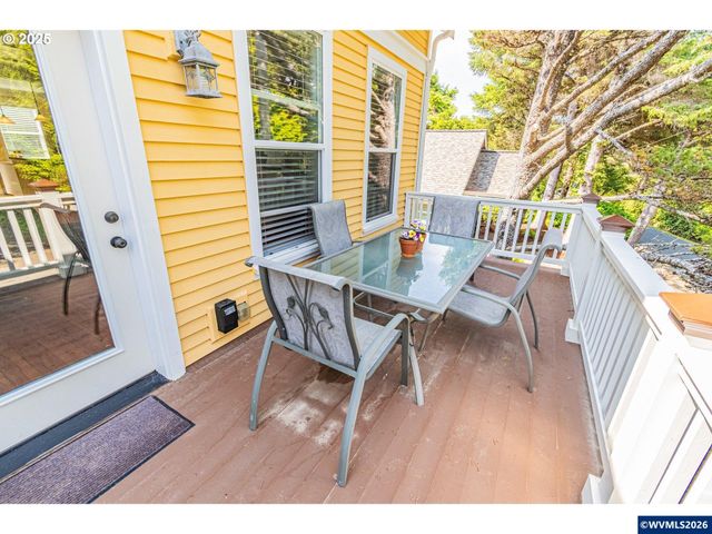 319 Kinnikinnick Wy, Depoe Bay, OR 97341