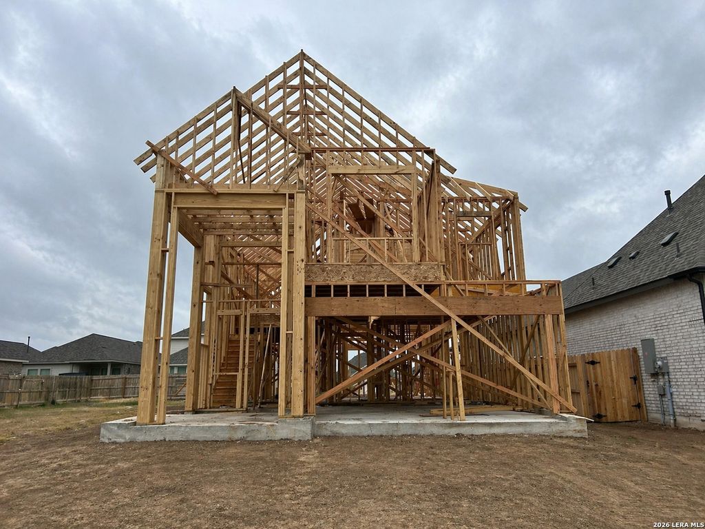 253 ALPINE LKS, New Braunfels, TX 78130