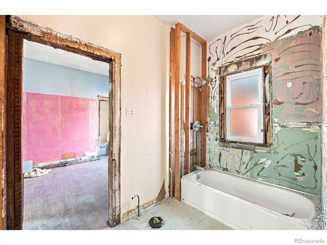 2421 W 38th Avenue, Denver, CO 80211