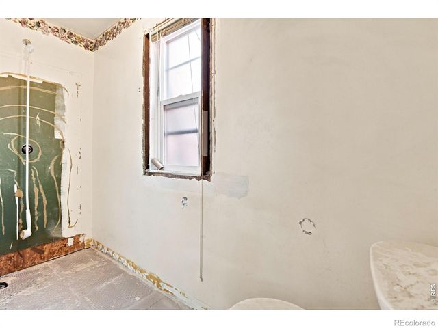 2421 W 38th Avenue, Denver, CO 80211