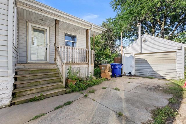 5910 33 AVENUE, Kenosha, WI 53144