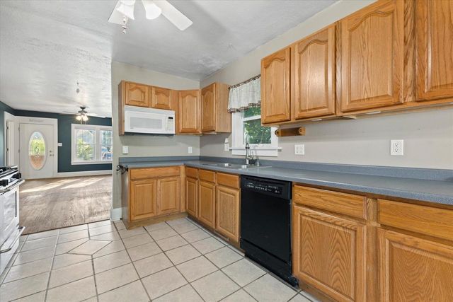 5910 33 AVENUE, Kenosha, WI 53144