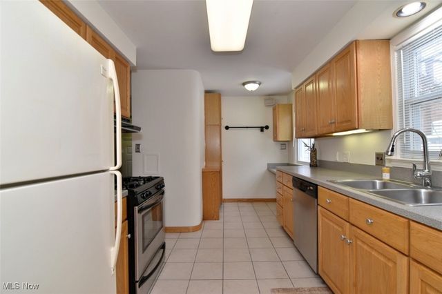 1491 Edgefield Road, Lyndhurst, OH 44124