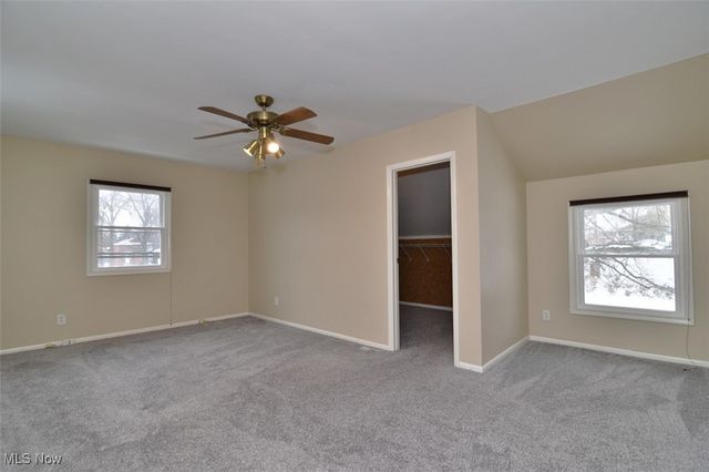 1491 Edgefield Road, Lyndhurst, OH 44124