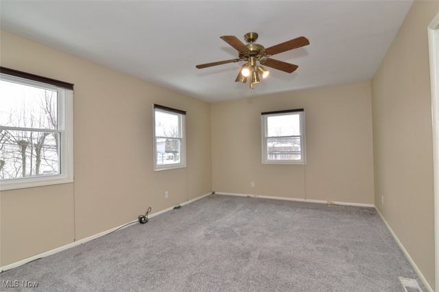 1491 Edgefield Road, Lyndhurst, OH 44124