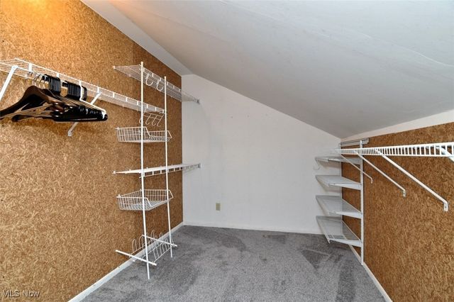 1491 Edgefield Road, Lyndhurst, OH 44124