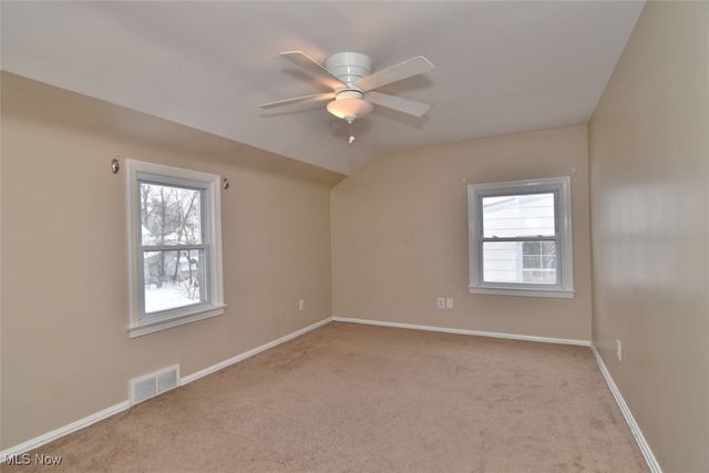 1491 Edgefield Road, Lyndhurst, OH 44124